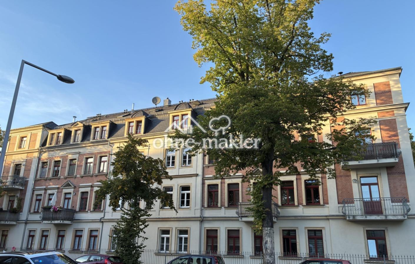 Hausansicht von Straße