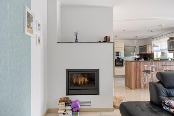 EG: 2-seitiger Kamin Wohnzimmer