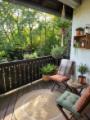 links- (4) Balkon