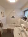 rechts- (1) Badewanne