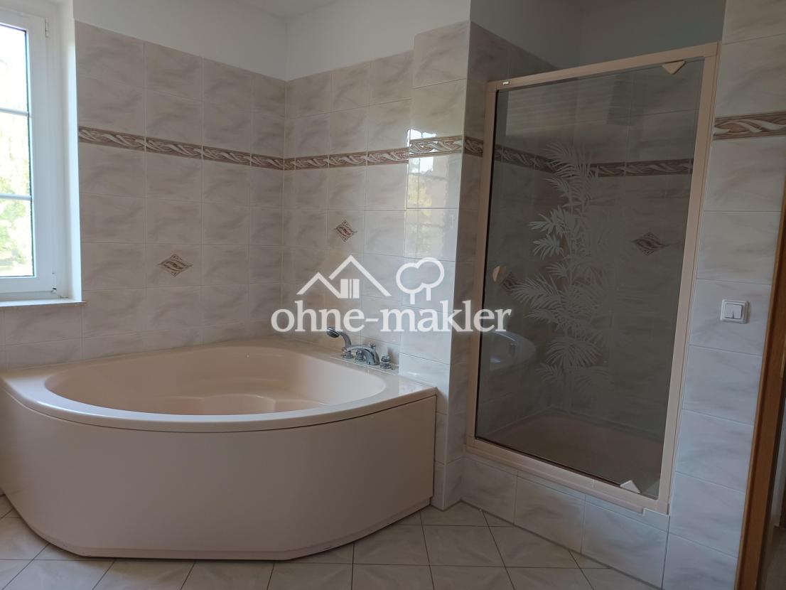Badezimmer Perspektive 1
