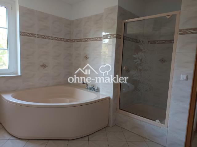 Badezimmer Perspektive 1