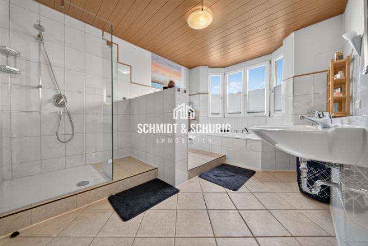 Badezimmer / Obergeschoss