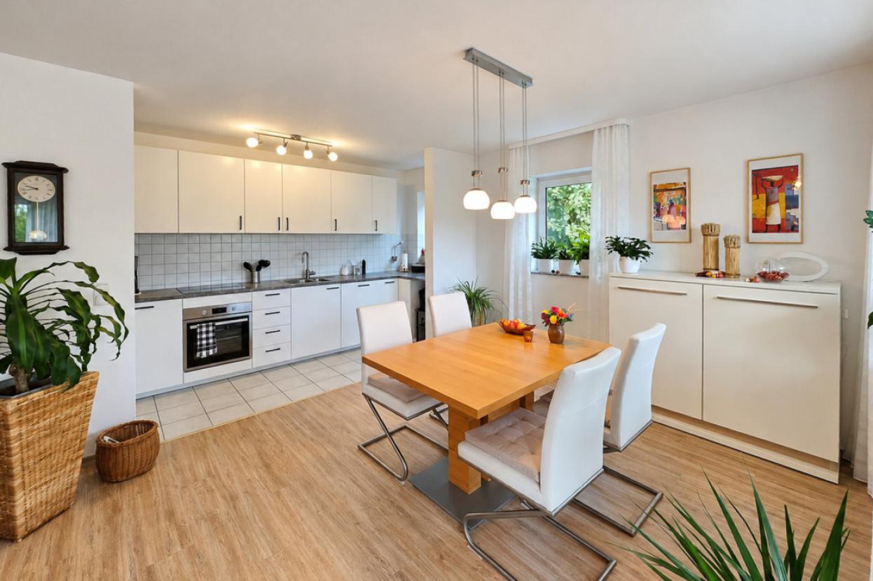 Kueche_und_Essbereich_Hochparterre_Wohnung