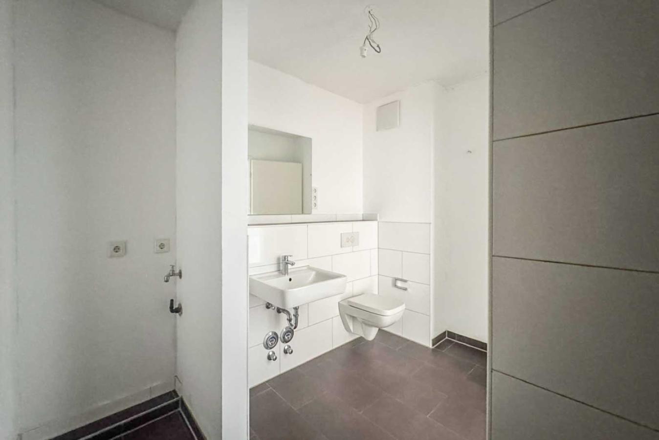 Badezimmer mit Waschmaschinenanschluss