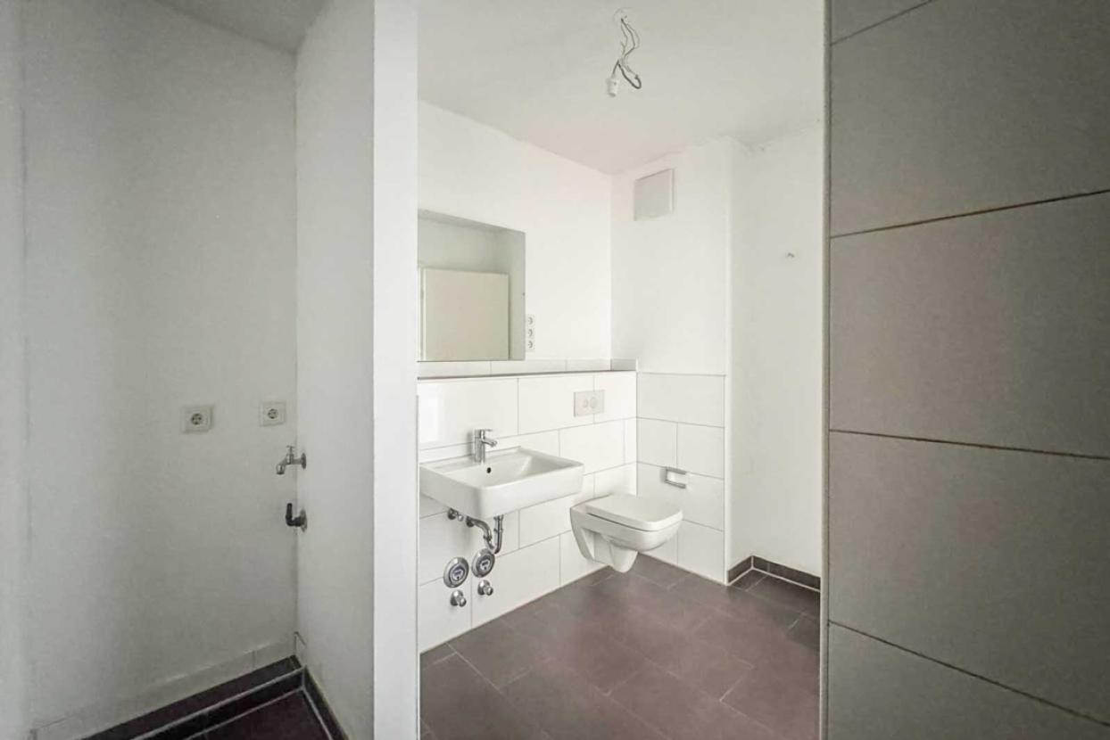 Badezimmer mit Waschmaschinenanschluss