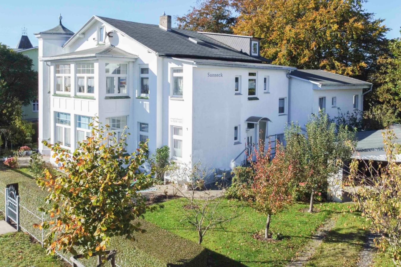 Hausansicht von der Straße