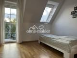 Schlafzimmer mit Balkon 1.OG