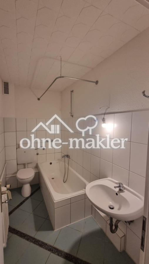 Bad mit Badewanne