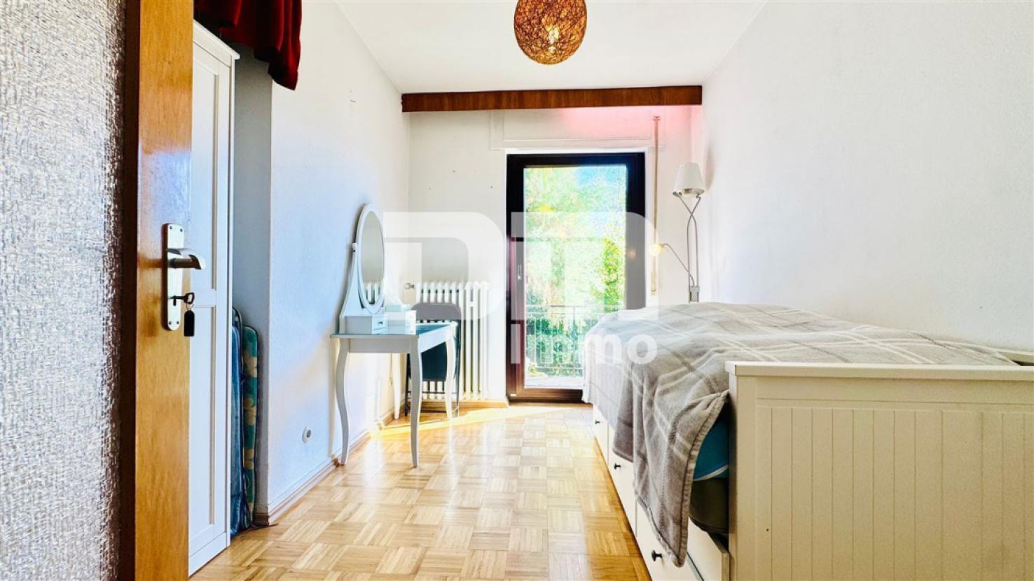 EG Schlafzimmer / Kind / Zugang Balkon