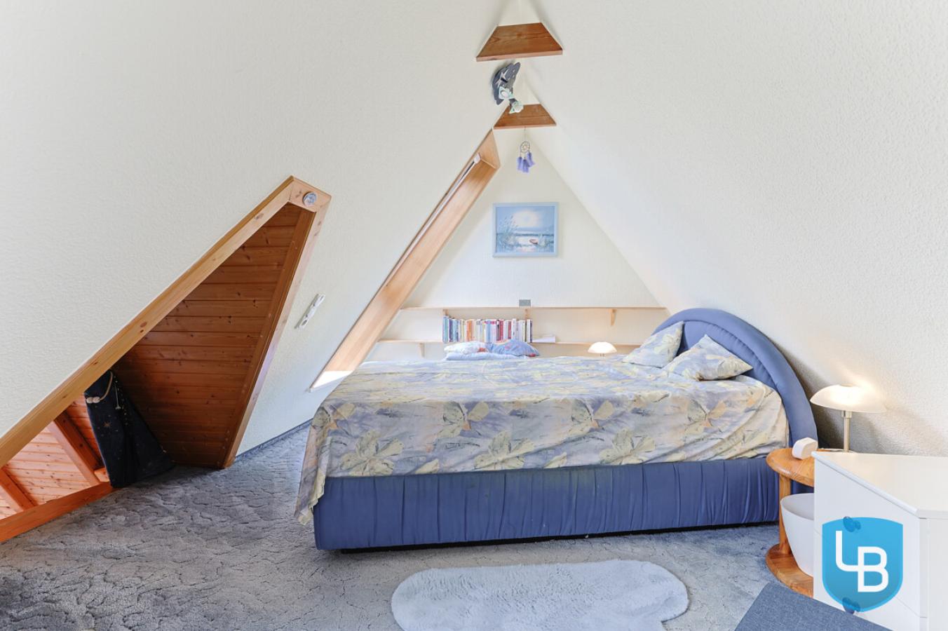 Zimmer im Spitzboden