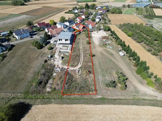 Das Grundstück komplett