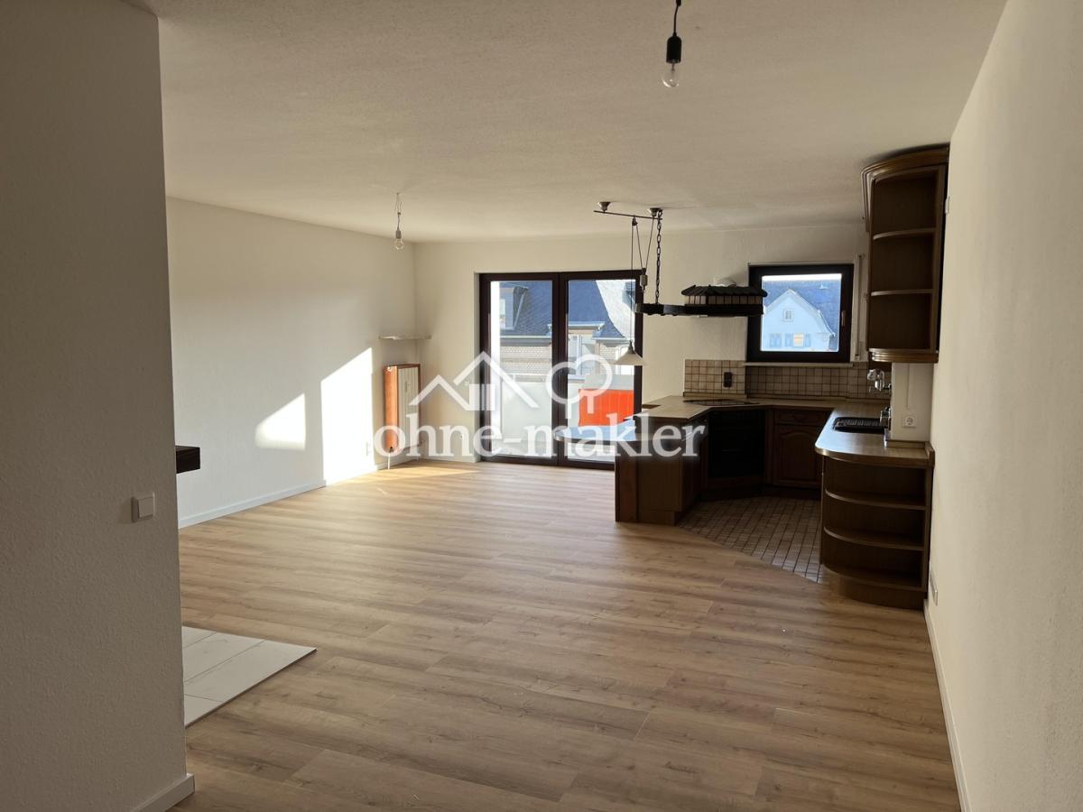 Wohnzimmer/Küche mit Balkon
