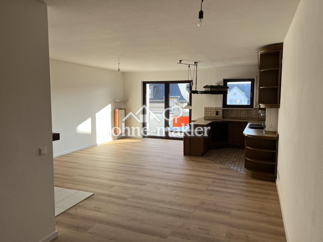 Wohnzimmer/Küche mit Balkon