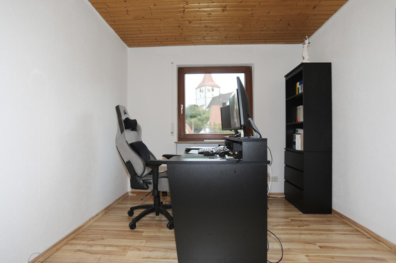 Kinderzimmer / Büro