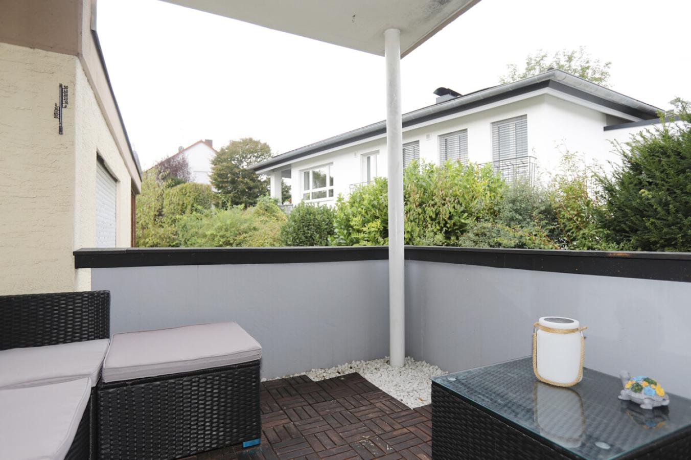 Überdachter Balkon