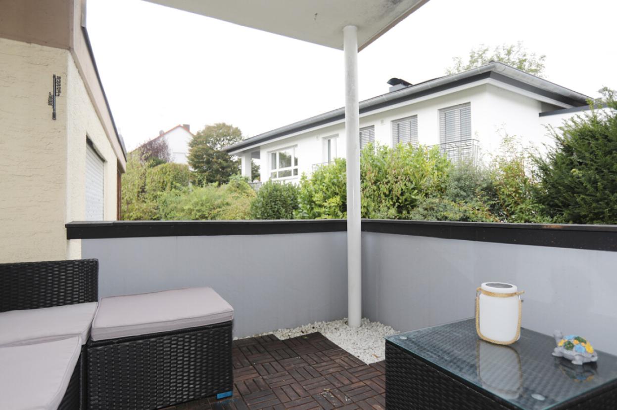 Überdachter Balkon