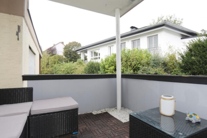 Überdachter Balkon