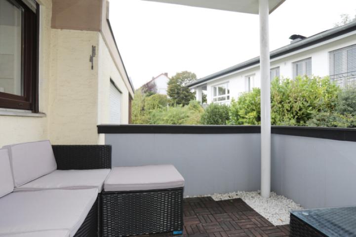 Überdachter Balkon
