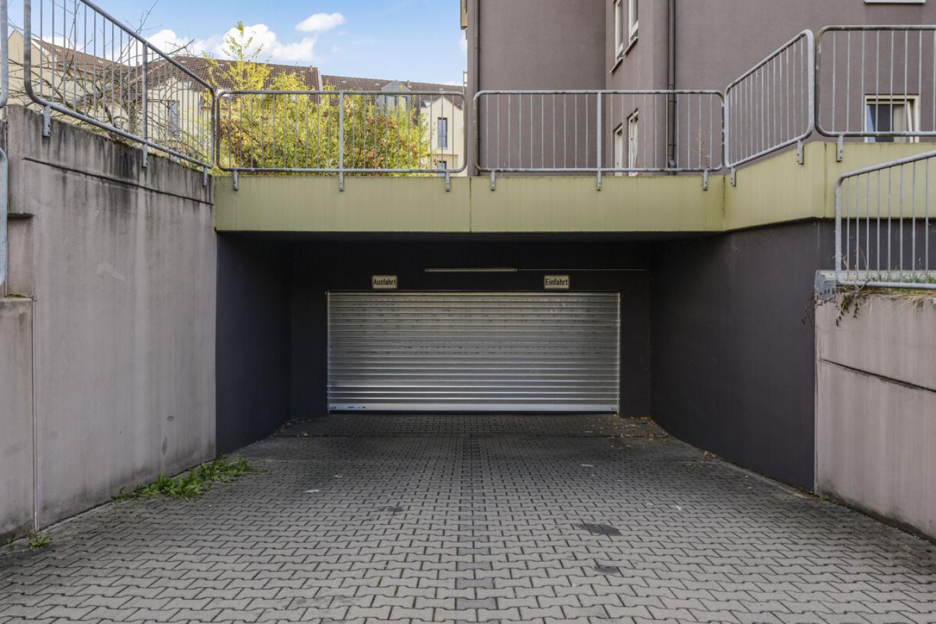 Tiefgaragenzufahrt