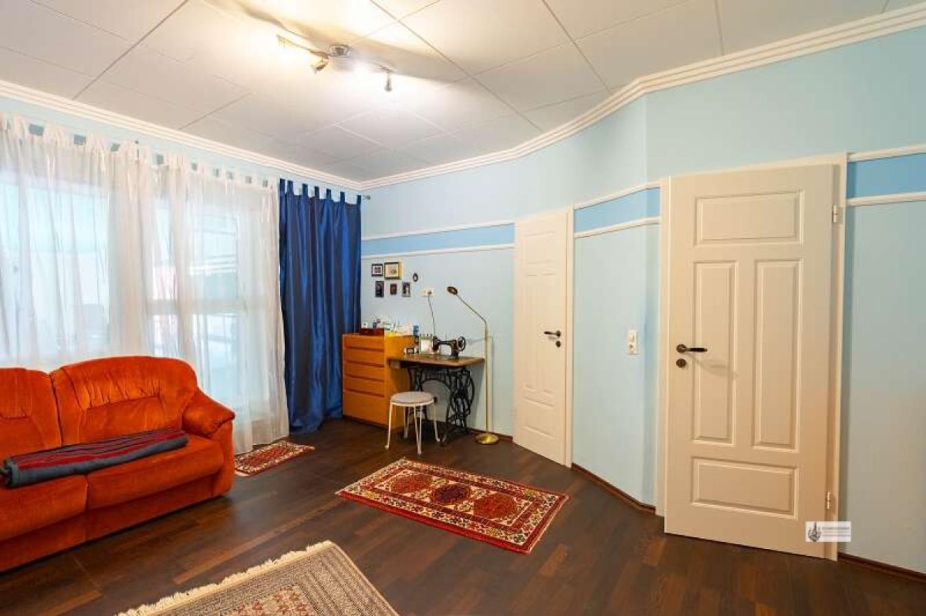 Gästezimmer derzeit als Schneiderei genutzt