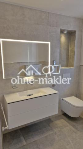 eingebauter Spiegelschrank 