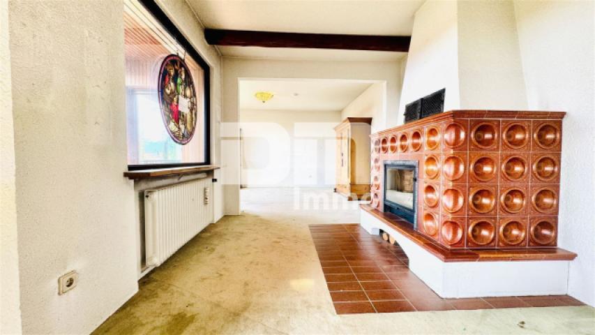 EG Wohn / Esszimmer / 2x Zugang Loggia /Kachelofen