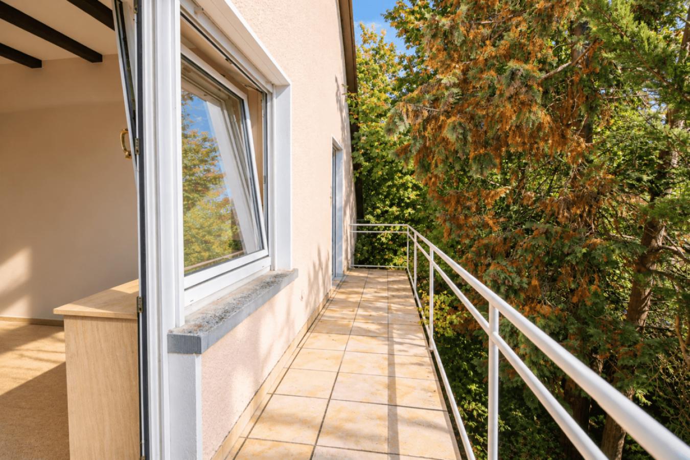 Balkon OG