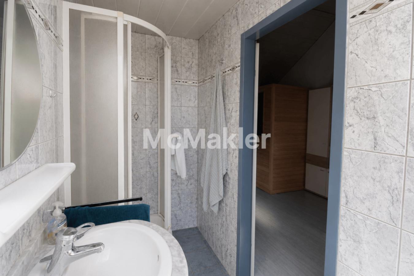 Badezimmer DG