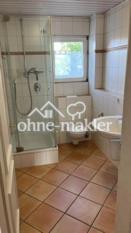 Dusche mit Gäste-WC im EG