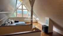 Studio mit Giebelfenster