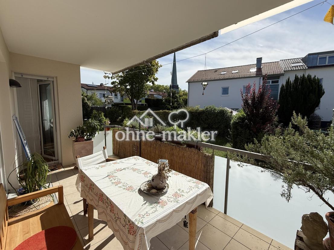 Überdachter Balkon EG re