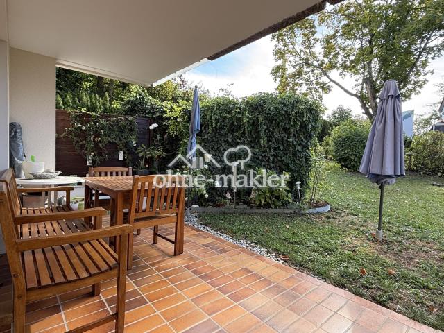 Überdachte Terrasse EG links
