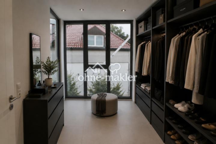 Büro/Freier Raum KI