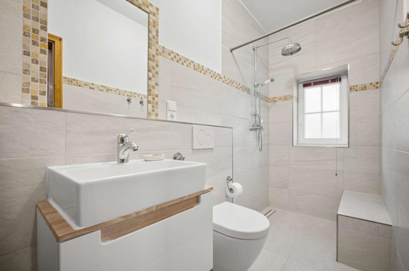 Badezimmer EG