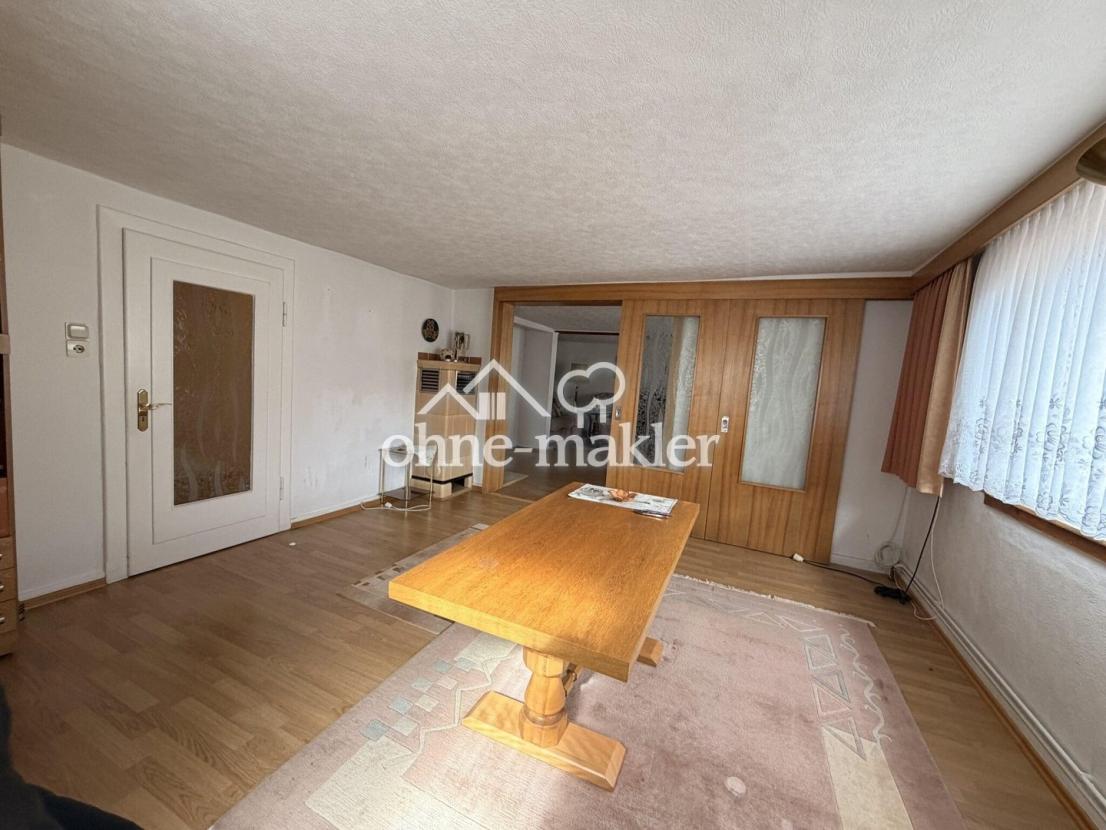 OG: großes, helles Zimmer