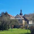 Garten, Blick auf die Kirche