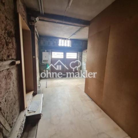 Lager/3. Garage: Blick zum Tor
