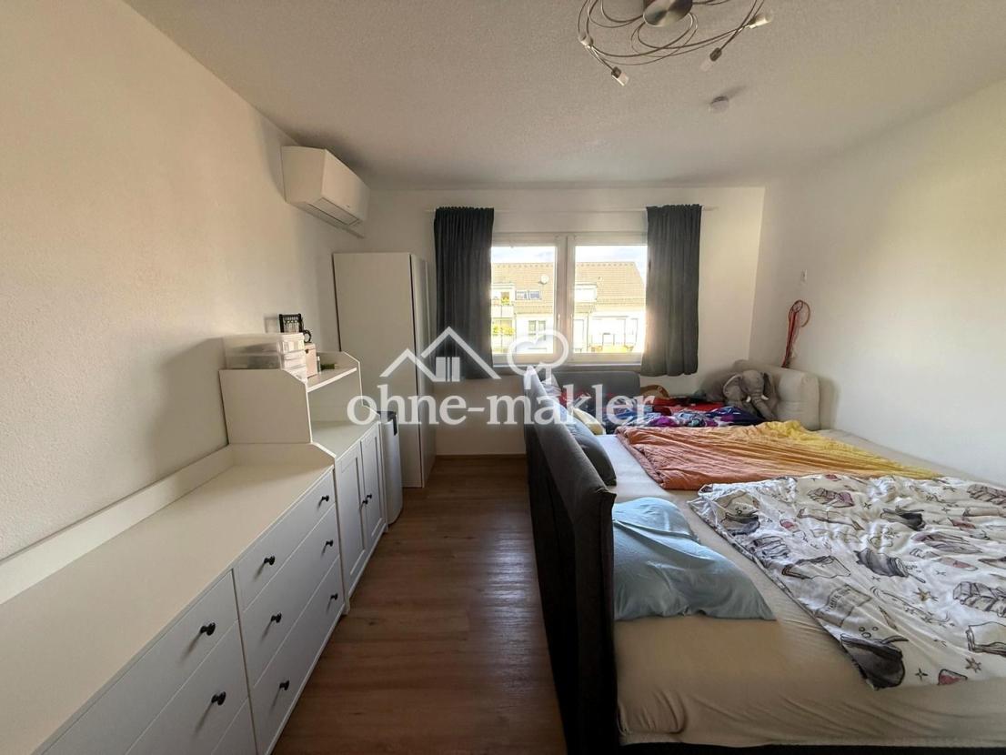 Schlafzimmer Eltern