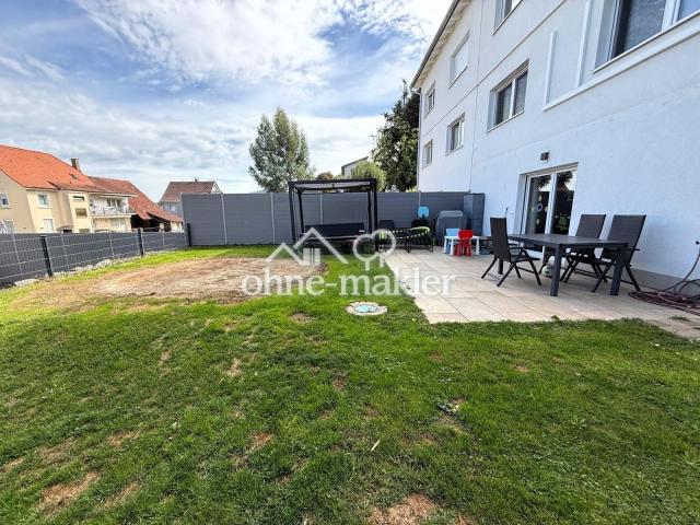 Terrasse und oberer Garten