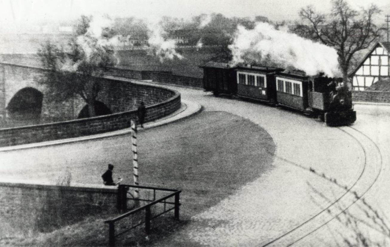 Bröltalbahn überquert die Sieg