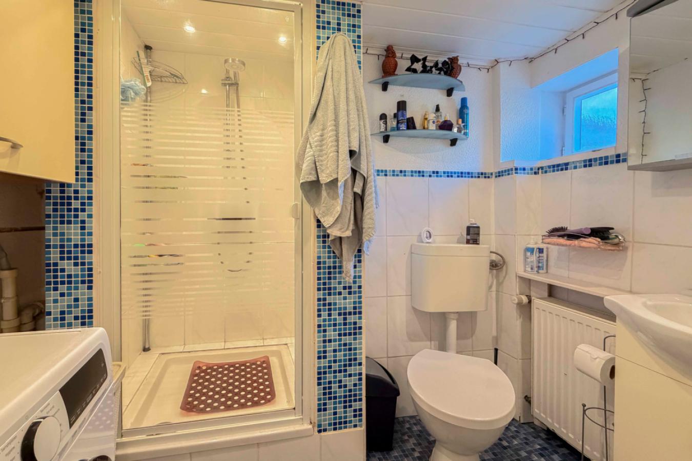 Badezimmer EG