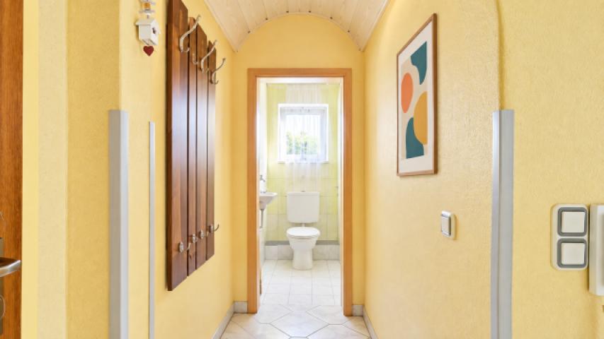Garderobe und WC