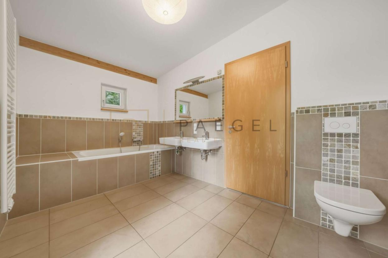 Badezimmer 1. OG. 