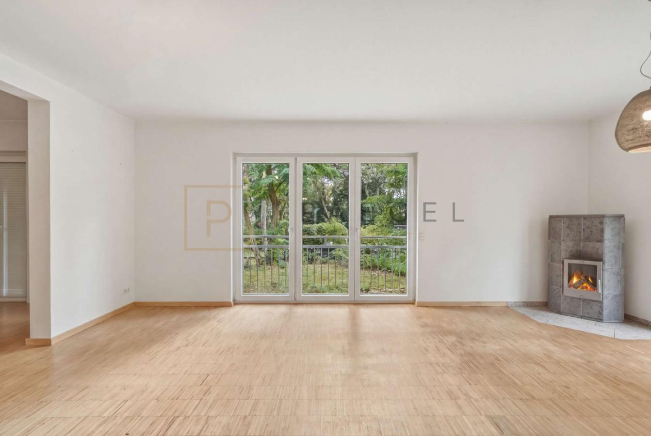 Esszimmer KI-gestützt visualisiert