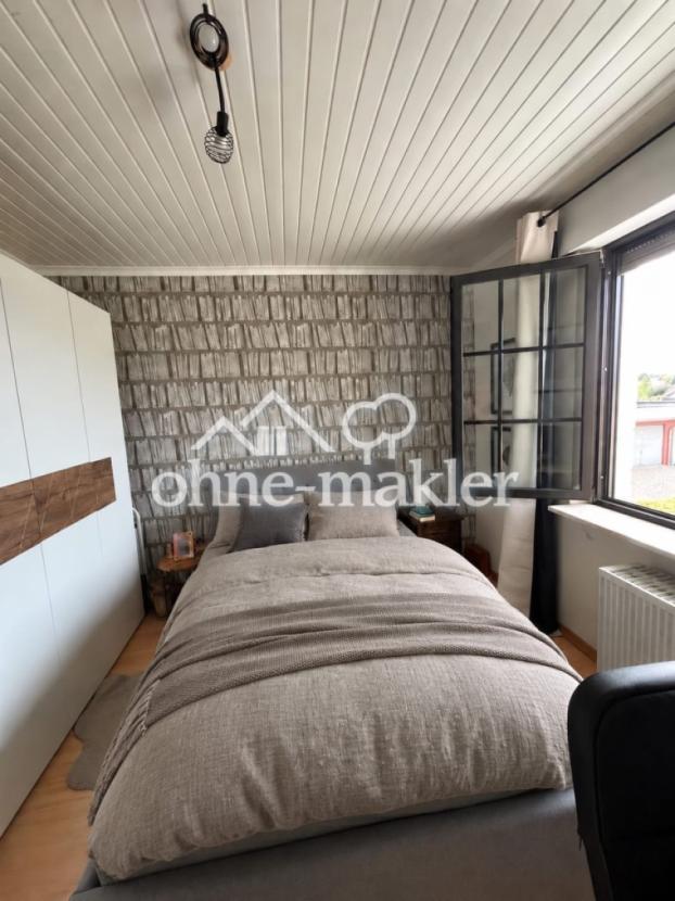 Zimmer 1 OG