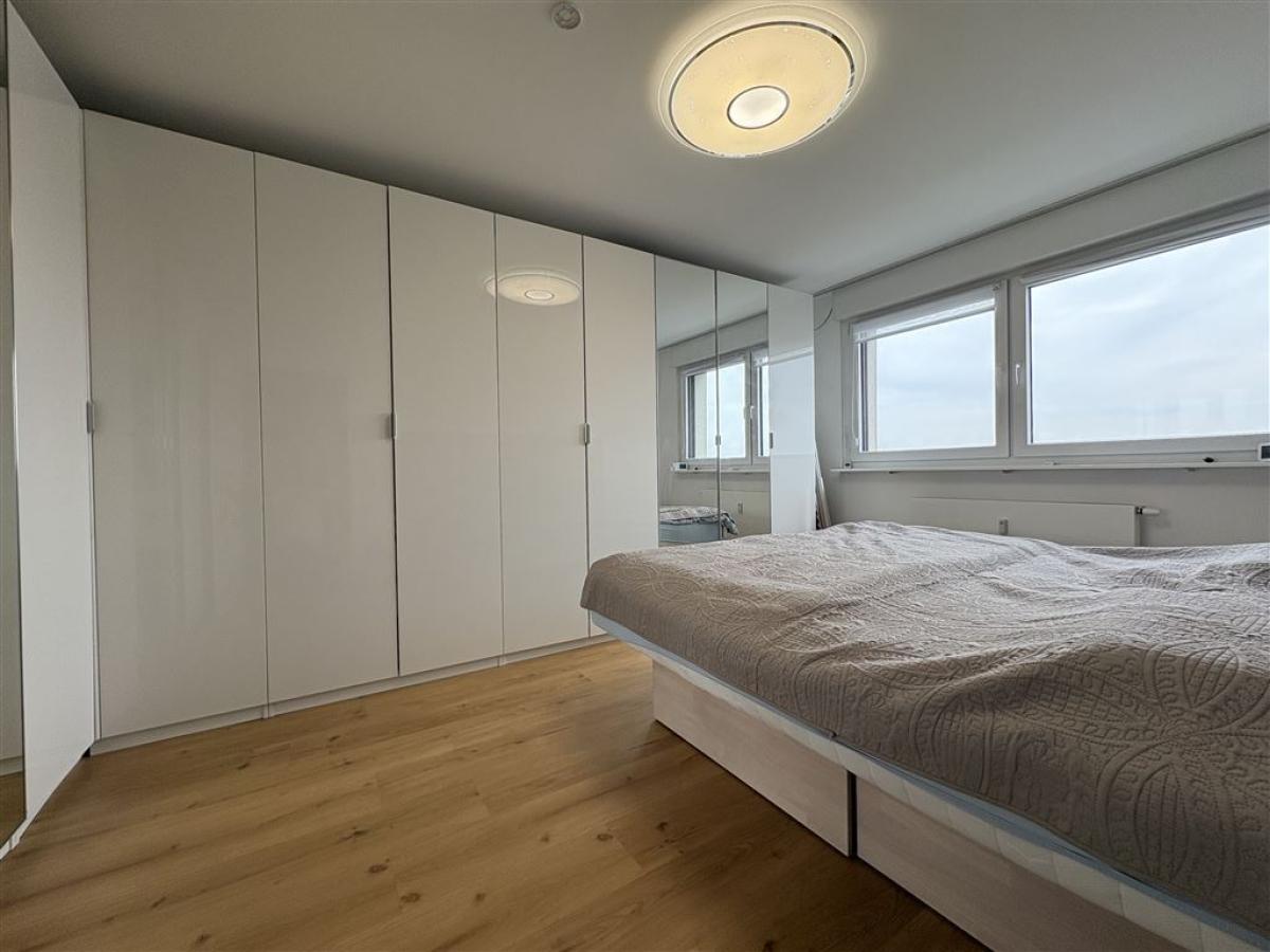 Geräumiges Schlafzimmer