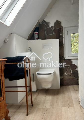 DG Toilette mit Waschbecken