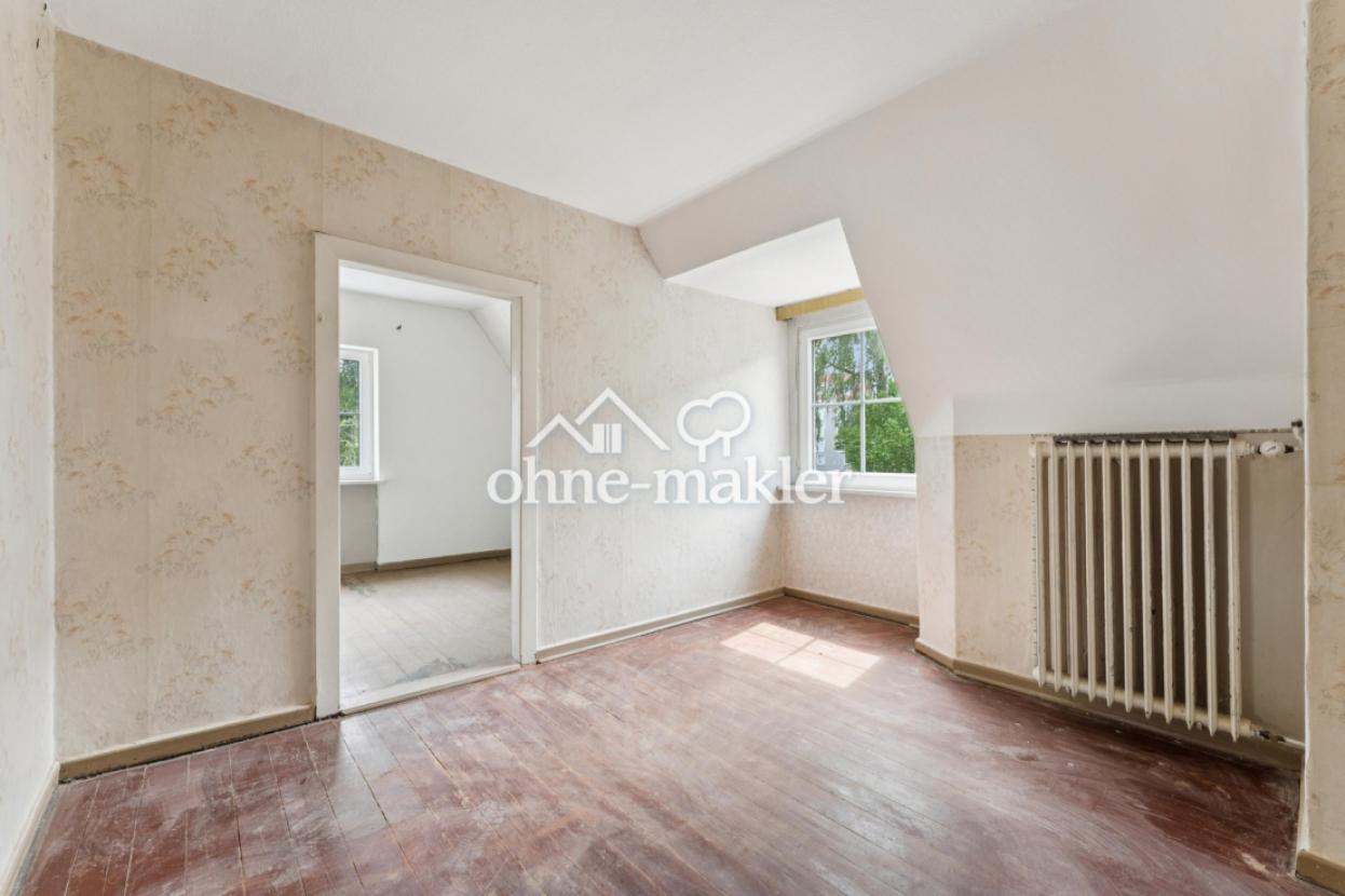Schlaf-  + Ankleidezimmer OG