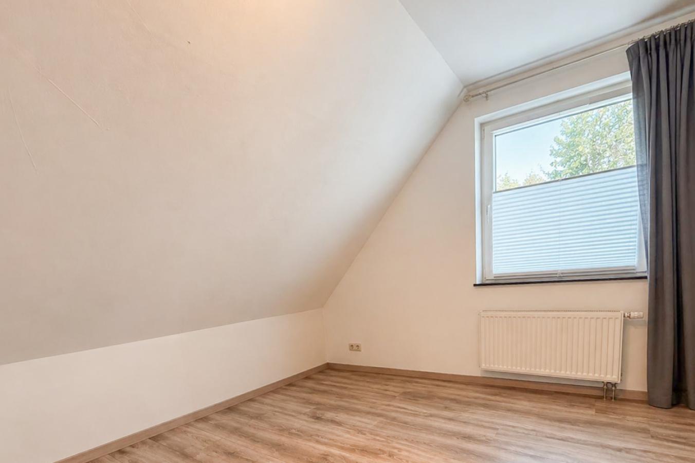 Schlafzimmer 2 DG